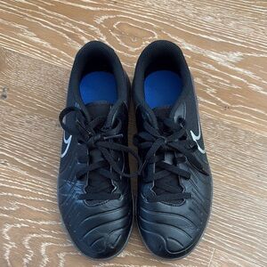 Nike Tiempo Kids Futsal Shoes - Youth Size 4